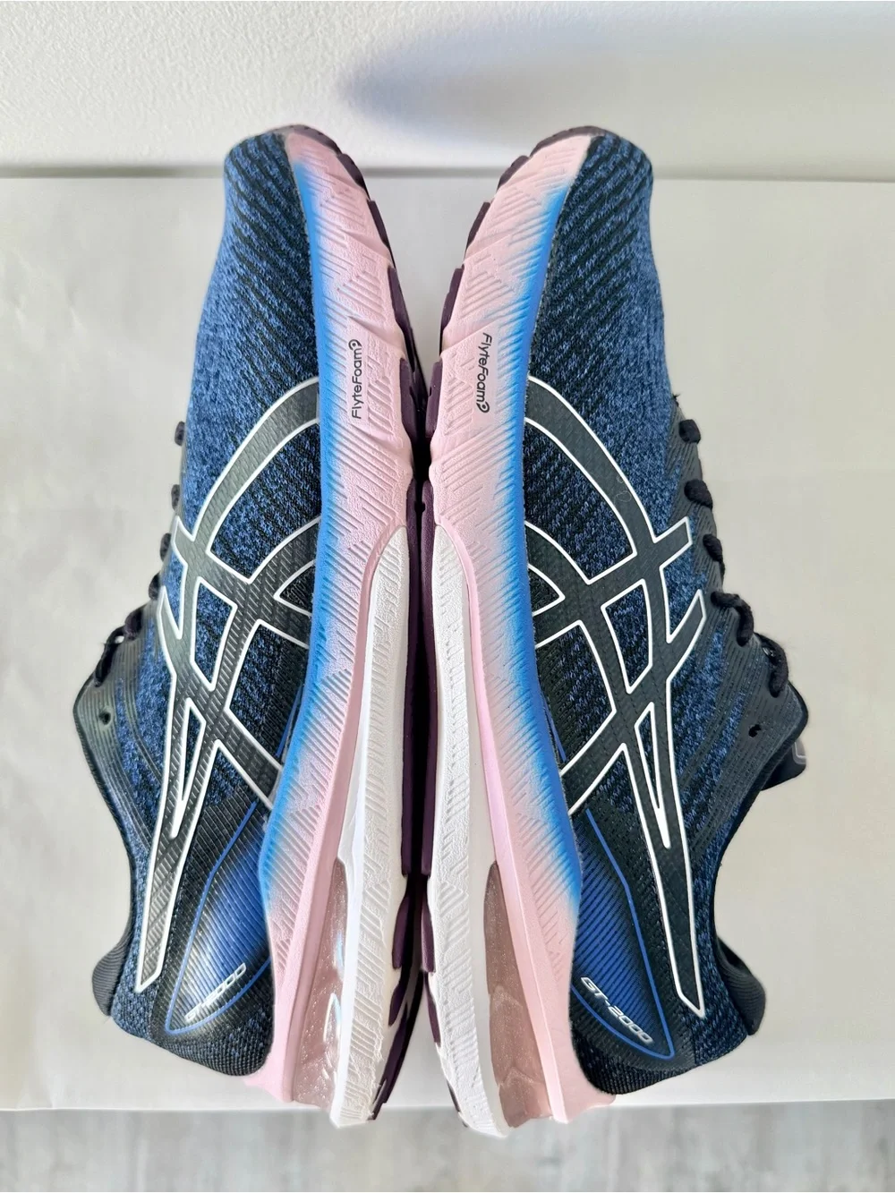 ASICS GT-2000 10 Running Shoes in Blue/Pink (Size: Women’s 11, Men’s 9.5)